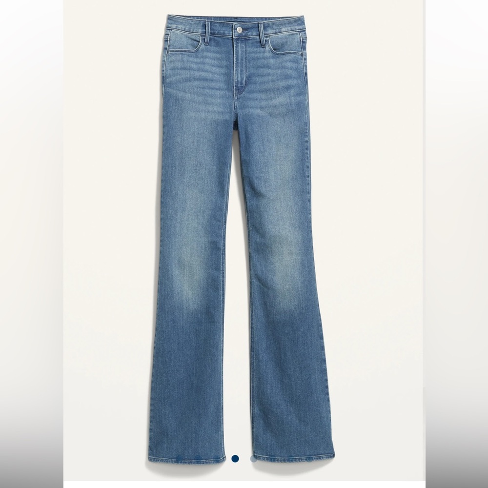 Old Navy High Waisted Wow Flare Jeans, excellent condition, size 2